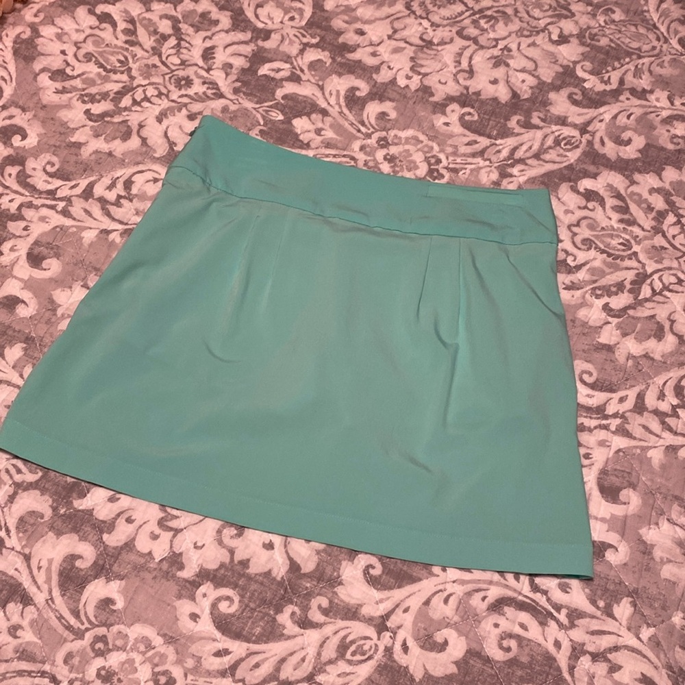 Tek Gear skort light green, Size Small. Wore once.